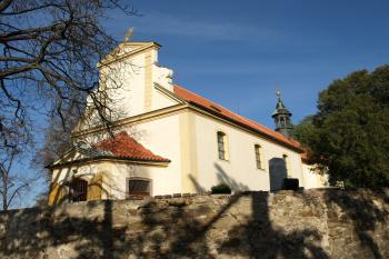 kostel od západu ( © Milan Caha 10/2008)