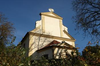 východní průčelí kostela ( © Milan Caha 10/2008)