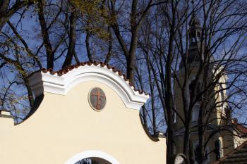 Hřbitovní brána ( © Iva Spurná 9.11.2008)