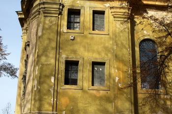 slepá okna v západní části jižní stěny ( © Milan Caha 10/2008)