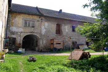 nádvorní průčelí jihovýchodního křídla ( © Pavel Zany Komárek 31.8.2005)