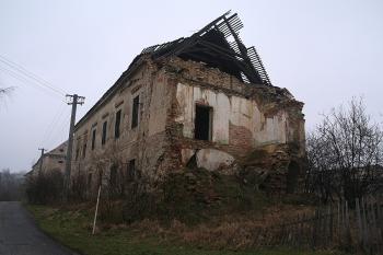 Západní křídlo od jihu ( © Ivan Grisa 03/2009)