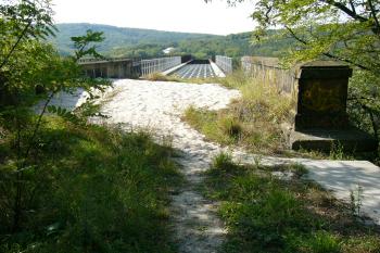 Tudy kdysi vedly koleje (© Tomáš Kyncl, 09/2007)
