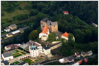 Bečov nad Teplou, hrad a zámek - letecký snímek ( © Radovan Smokoň 09/2006)