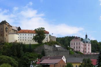  Bečov od západu (© Václav Čermák,08/2009)