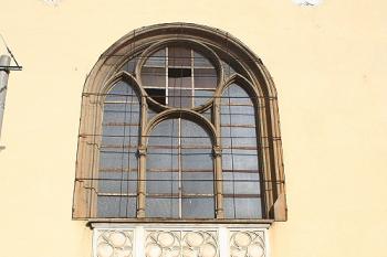 Jižní stěna lodi se slepým portálem (© Ivan Grisa, 11/2008)