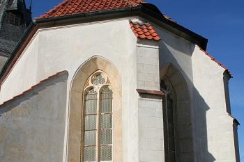 Presbytář od jihovýchodu (© Ivan Grisa, 11/2008)