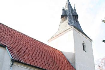 Loď a věž od severovýchodu (© Ivan Grisa, 11/2008)