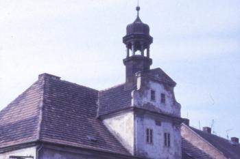 Hlavní průčelí ( © Ivan Grisa 11/1985)