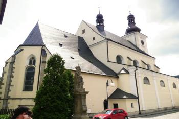 celkový pohled na kostel sv. Bartoloměje ( © Jan P. Štěpánek 06/2008)