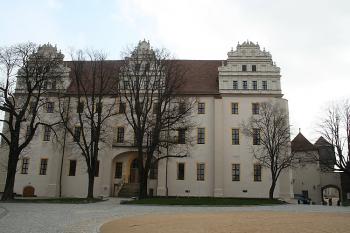 Západní průčelí hlavního paláce (dnes okresní soud) (© Ivan Grisa, 03/2007)