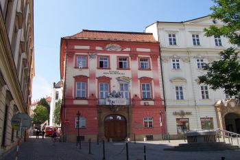 Brno - divadlo Husa na provázku - od Zelného trhu (© Ivo Rozehnal, 08/2012)