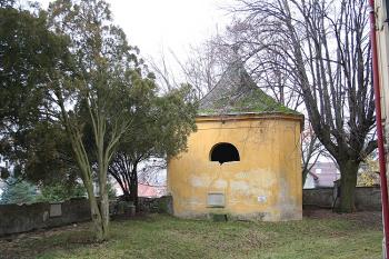 Východní stěna jižní kaple (© Ivan Grisa, 11/2008)
