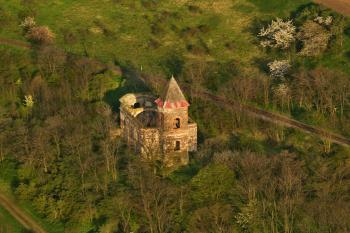 kostel sv. Michala - letecký snímek ( © Radovan Smokoň 04/2008)