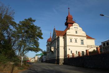 vstupní budova areálu ( © Milan Caha 11/2008)