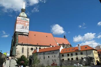 celkový pohled na katedrálu od jihu ( © Jan P. Štěpánek 08/2011)