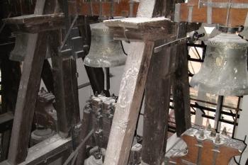zvonová stolice s šesticí zvonů ( © Jan P. Štěpánek 08/2011)
