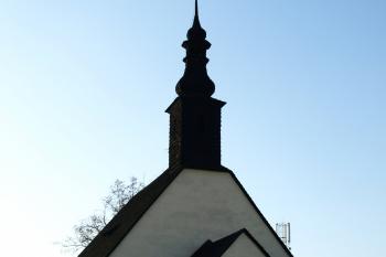 kostel od východu ( © Milan Caha 11/2008)