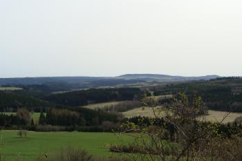 výhled z hradu (© Tomáš Hobzík, 04/2011)