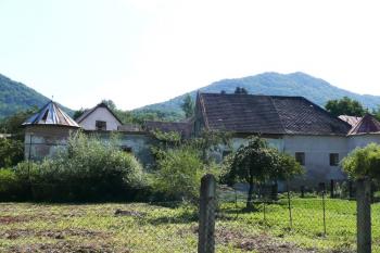 celkový pohled na zámek od severozápadu ( © Jan P. Štěpánek 08/2008)