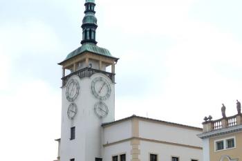 městská radnice na Velkém náměstí ( © Jan P. Štěpánek 08/2008)