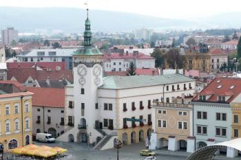 radnice v pohledu ze zámecké věže ( © Jan P. Štěpánek 08/2008)