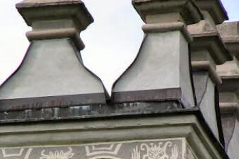 detail atiky a sgrafit ( © Pavel Zany Komárek 6/5/2005)