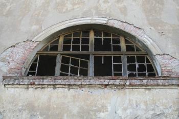 Severní okno lodi (© Ivan Grisa, 11/2008)