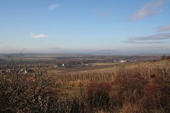 Hráz a jezero ze stráně nad Strannou (© Ivan Grisa, 11/2008)