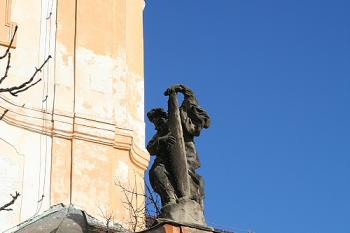 Socha sv. Šimona na jihozápadním nároží (© Ivan Grisa, 11/2008)