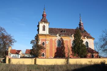 Kostel od jihu (© Ivan Grisa, 11/2008)