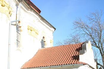 Sakristie u jižního boku presbytáře (© Ivan Grisa, 11/2008)