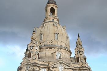 Kostel od jihu (© Ivan Grisa, 11/2008)