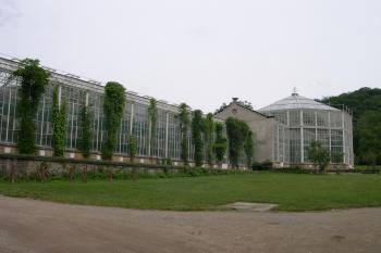 Empírový skleník v severní části zahrady (© Ivan Grisa, 06/2004)