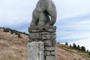 celkový pohled na sošku ( © Jan P. Štěpánek 10/2008)