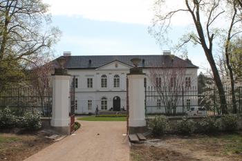 zámek Šénvald (© Vlastislav Mareček, 04/2015)