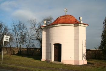 Kaple od západu (© Ivan Grisa, 11/2008)