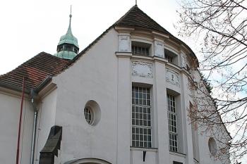 Hlavní (severní) průčelí (© Ivan Grisa, 11/2008)