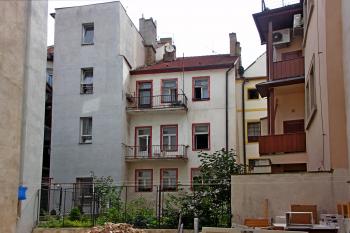 průčelí do dvora (© Karel Husák, 07/2010)