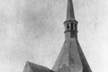 pohled od severovýchodu před rekonstrukcí, 1892 (©  fotografická sbírka NPÚ ÚP Praha (in M. Panáček: Kostel sv. Kříže v České Lípě a stavebně-historická analýza krovu, Průzkumy památek 2003/I, NPÚ Praha, 2003))