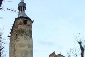 bergfrit obdélného půdorysu (© zdeněk komínek, 10/2008)