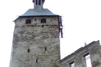 bergfrit od jihu (© zdeněk komínek, 10/2008)