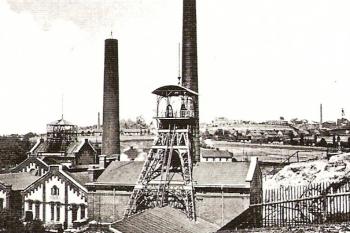 pohled na důl Trojice z počátku 20. století ( © B. Navrátil: Zmizelá Morava a Slezsko - Ostrava, Praha 2007)