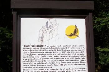 Informační cedule pod hradem (© Jan Šebek, 08/2009)