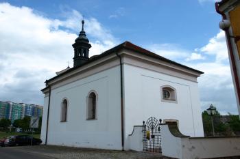 kostel od západu ( © Milan Caha 05/2011)