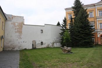 Severní část hlavní hradby u starého gymnasia ( © Ivan Grisa 05/2011)