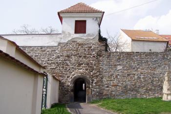 katovská fortna (© Karel Husák, 04/2005)