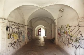 renesanční hřebínková klenba v přední části průjezdu (© Karel Husák, 05/2009)