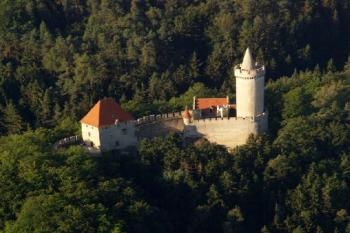 Kokořín - Letecký snímek ( © Radovan Smokoň 08/2006)