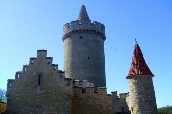 věž, pohled od paláce (© Petr Lánský, 06/2007)